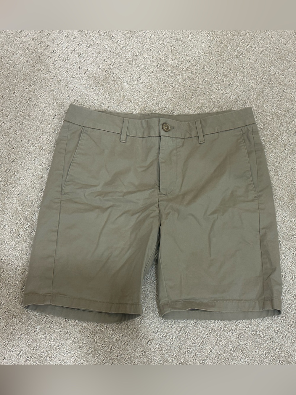 Men’s size 32 tan shorts by QUINCE